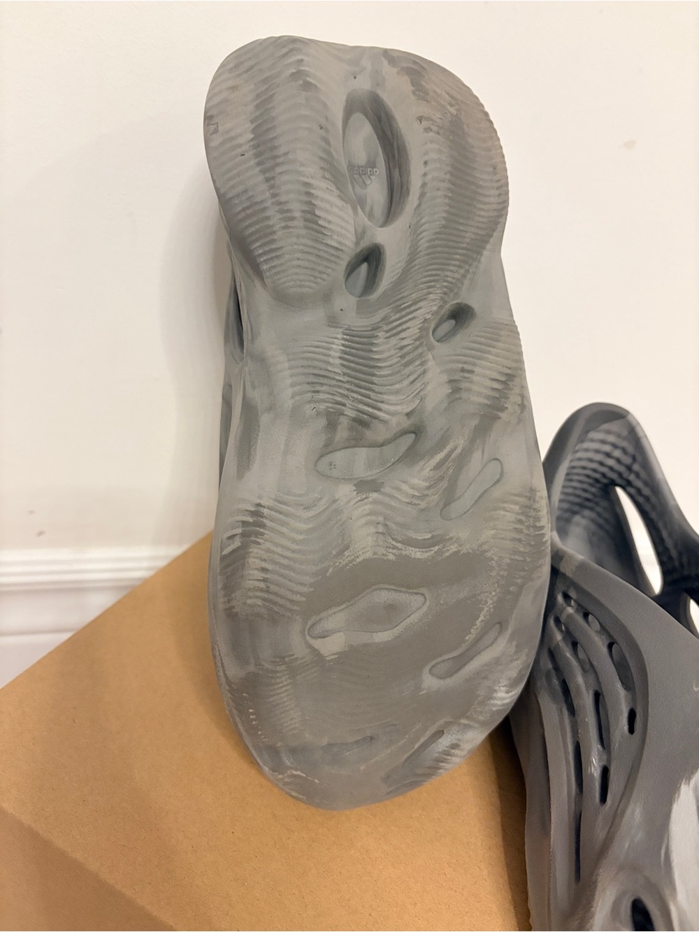 adidas Yeezy Foam Runners - Picture 5 of 8